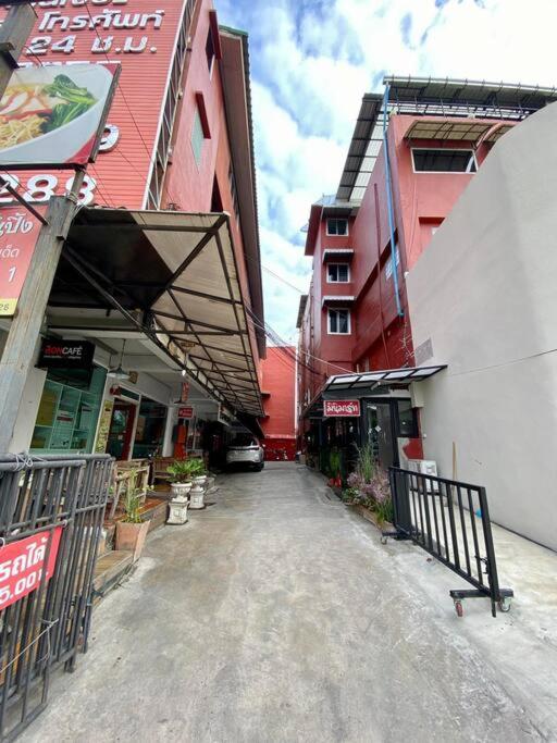 Ratanawong Place 823 Bangkok Eksteriør billede